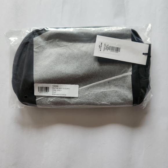 TNA Cross Body bag - Picture 3 of 9